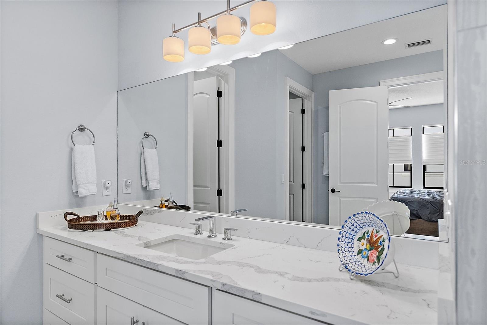 CRESCENT LAKE TWNHMS PH II - Residential