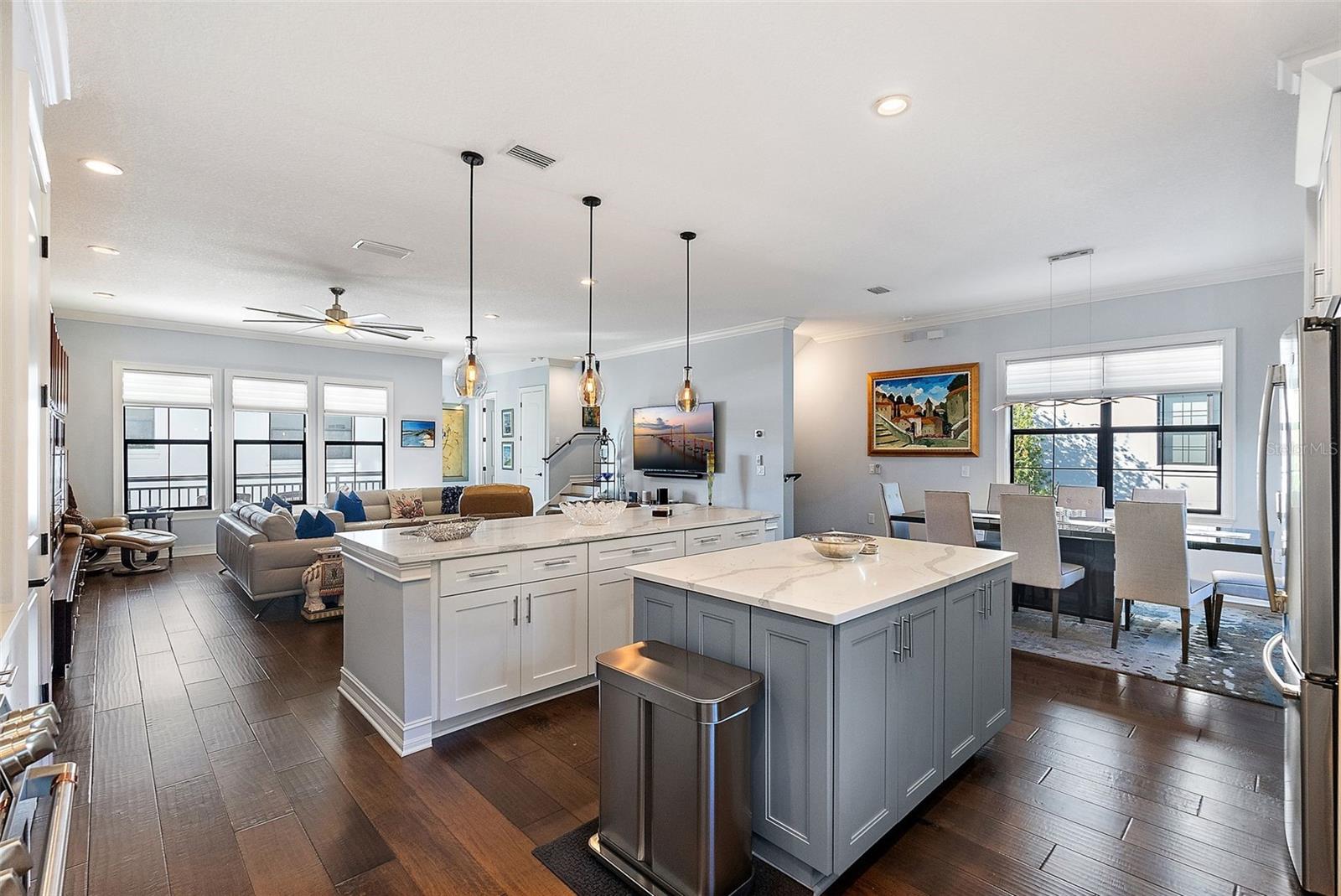 CRESCENT LAKE TWNHMS PH II - Residential