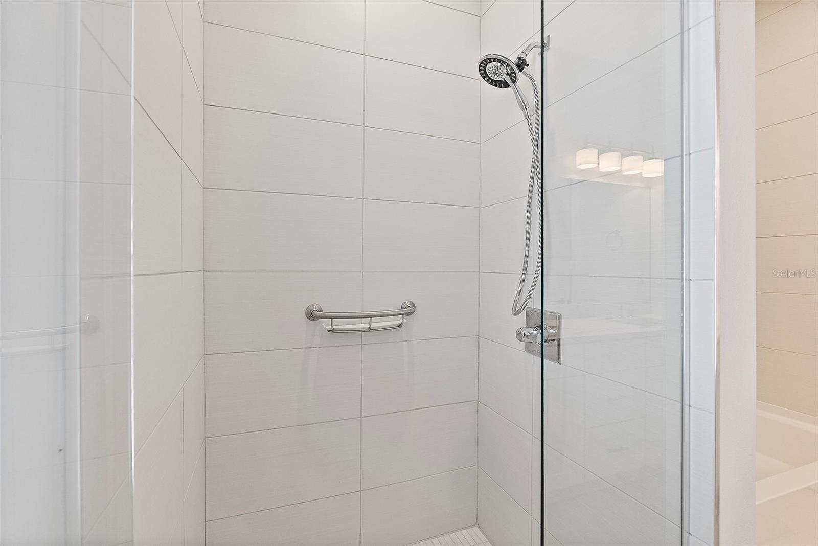 CRESCENT LAKE TWNHMS PH II - Residential