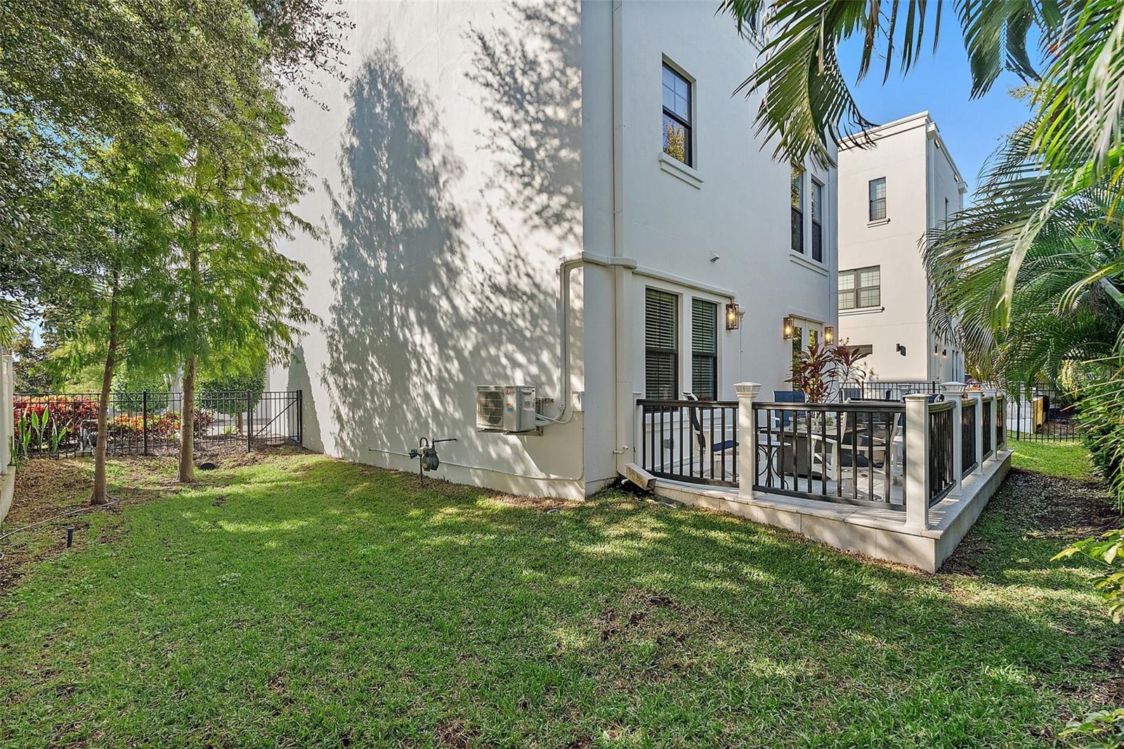 CRESCENT LAKE TWNHMS PH II - Residential