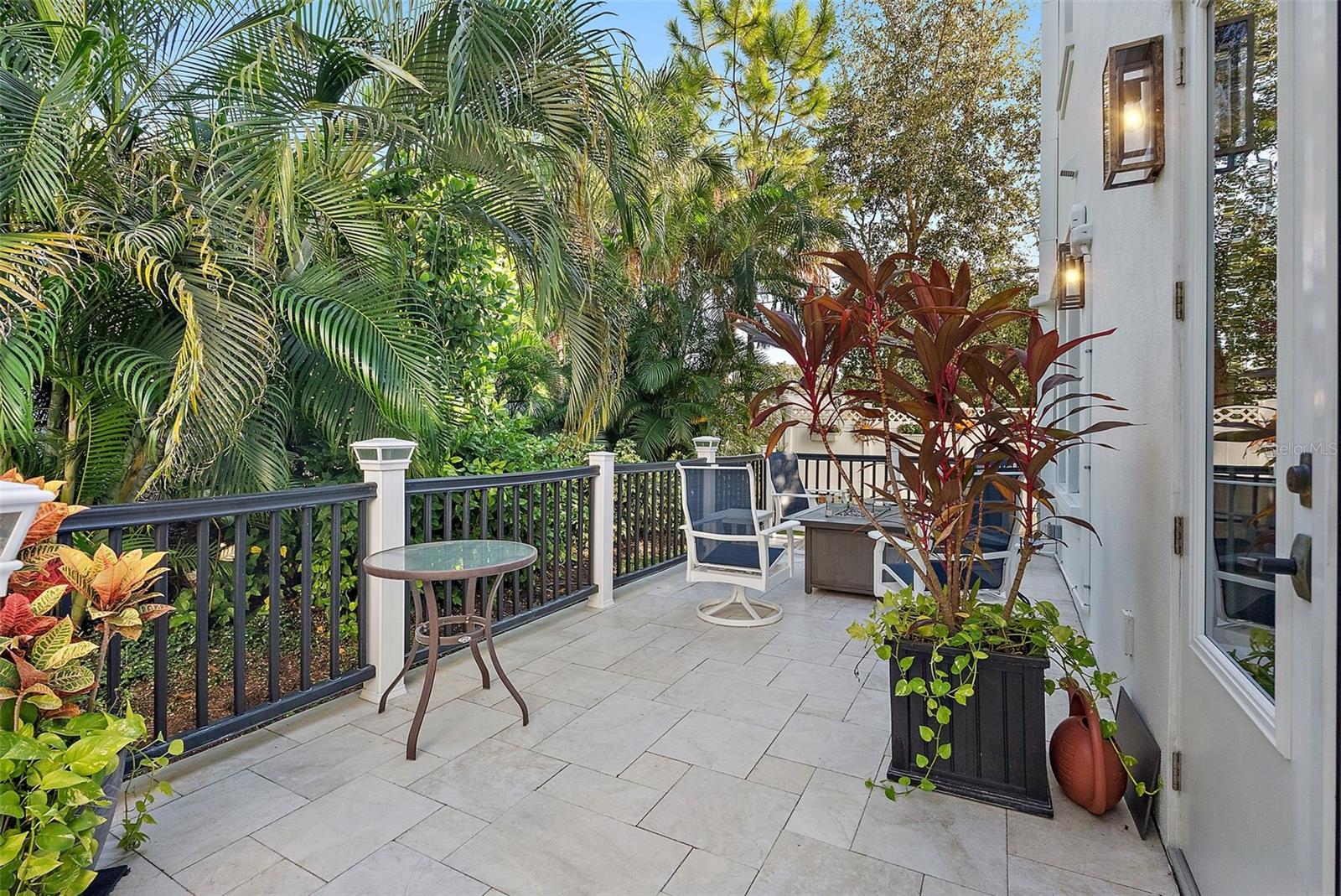 CRESCENT LAKE TWNHMS PH II - Residential