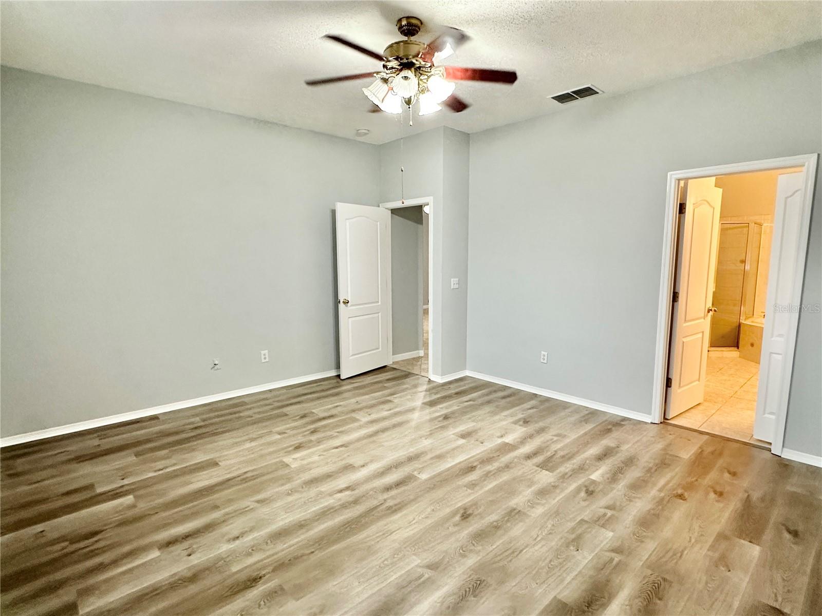 PRAIRIE LAKE VILLAGE PH 01 - Residential Lease