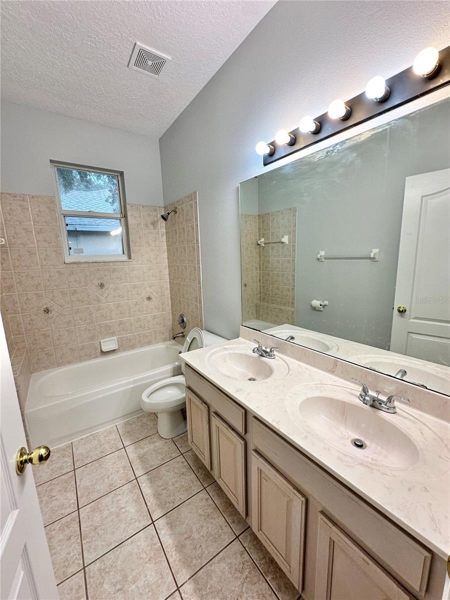 PRAIRIE LAKE VILLAGE PH 01 - Residential Lease