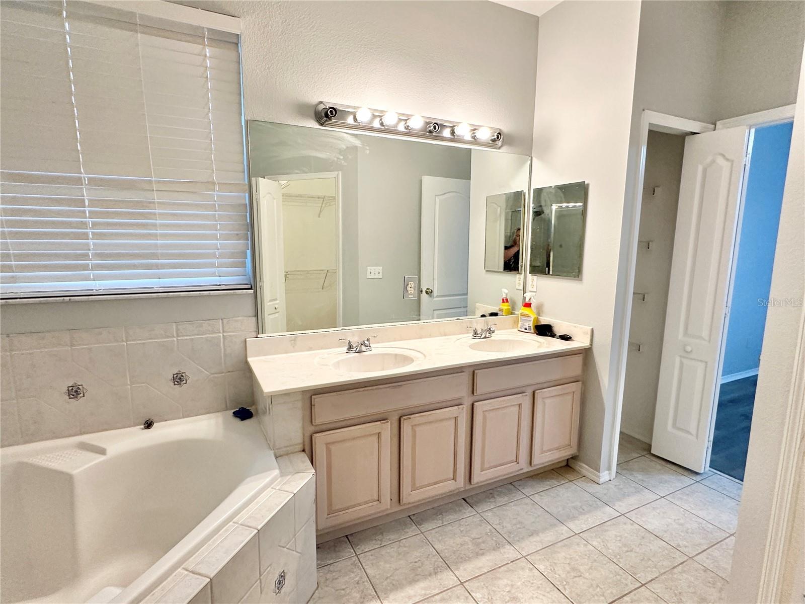 PRAIRIE LAKE VILLAGE PH 01 - Residential Lease
