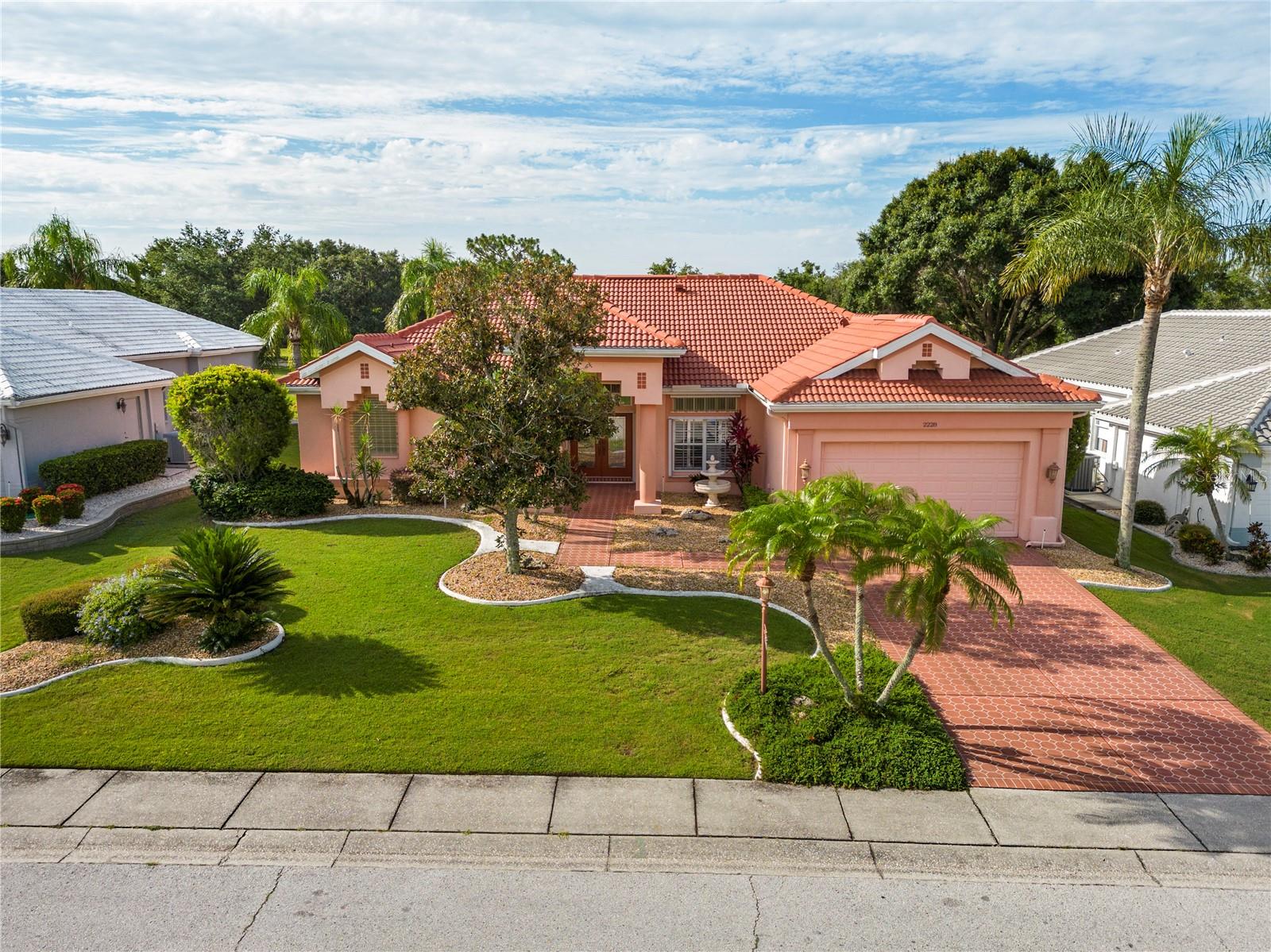 SUN CITY CENTER UNIT 257 PH II LOT 28 BLOCK 4 - Residential