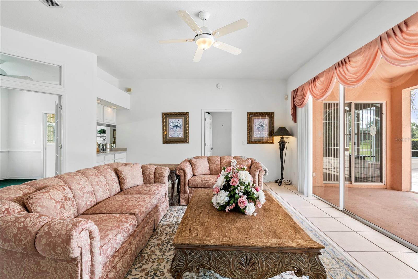 SUN CITY CENTER UNIT 257 PH II LOT 28 BLOCK 4 - Residential