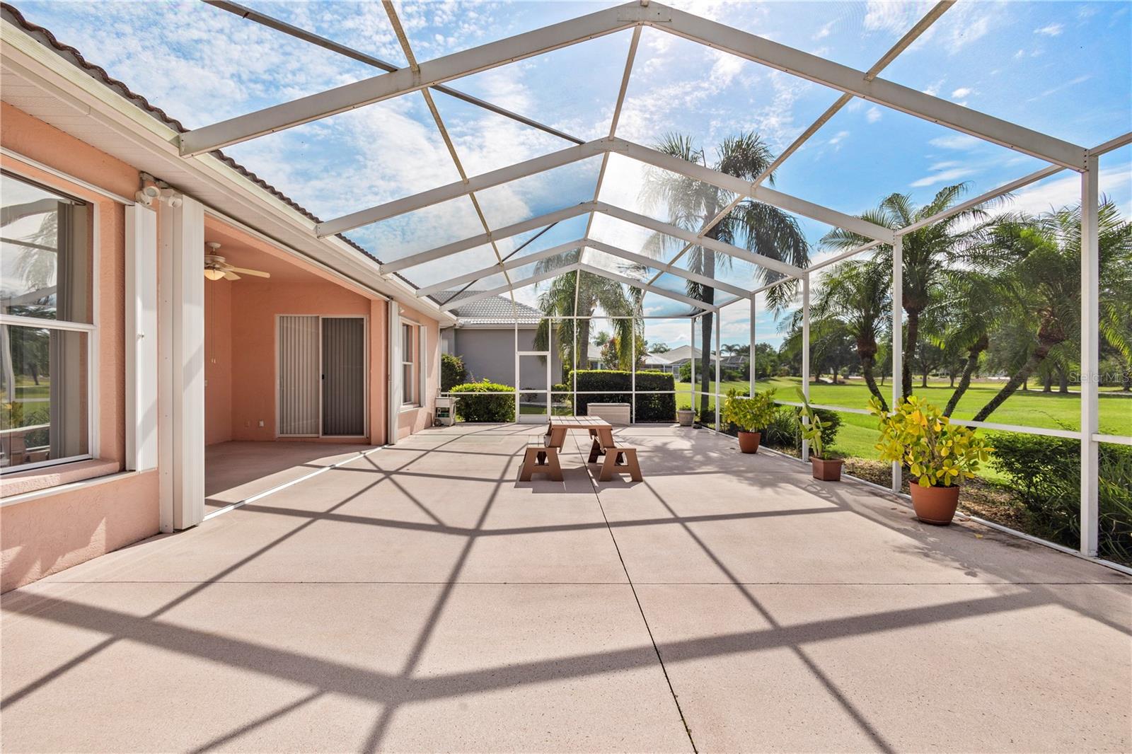 SUN CITY CENTER UNIT 257 PH II LOT 28 BLOCK 4 - Residential