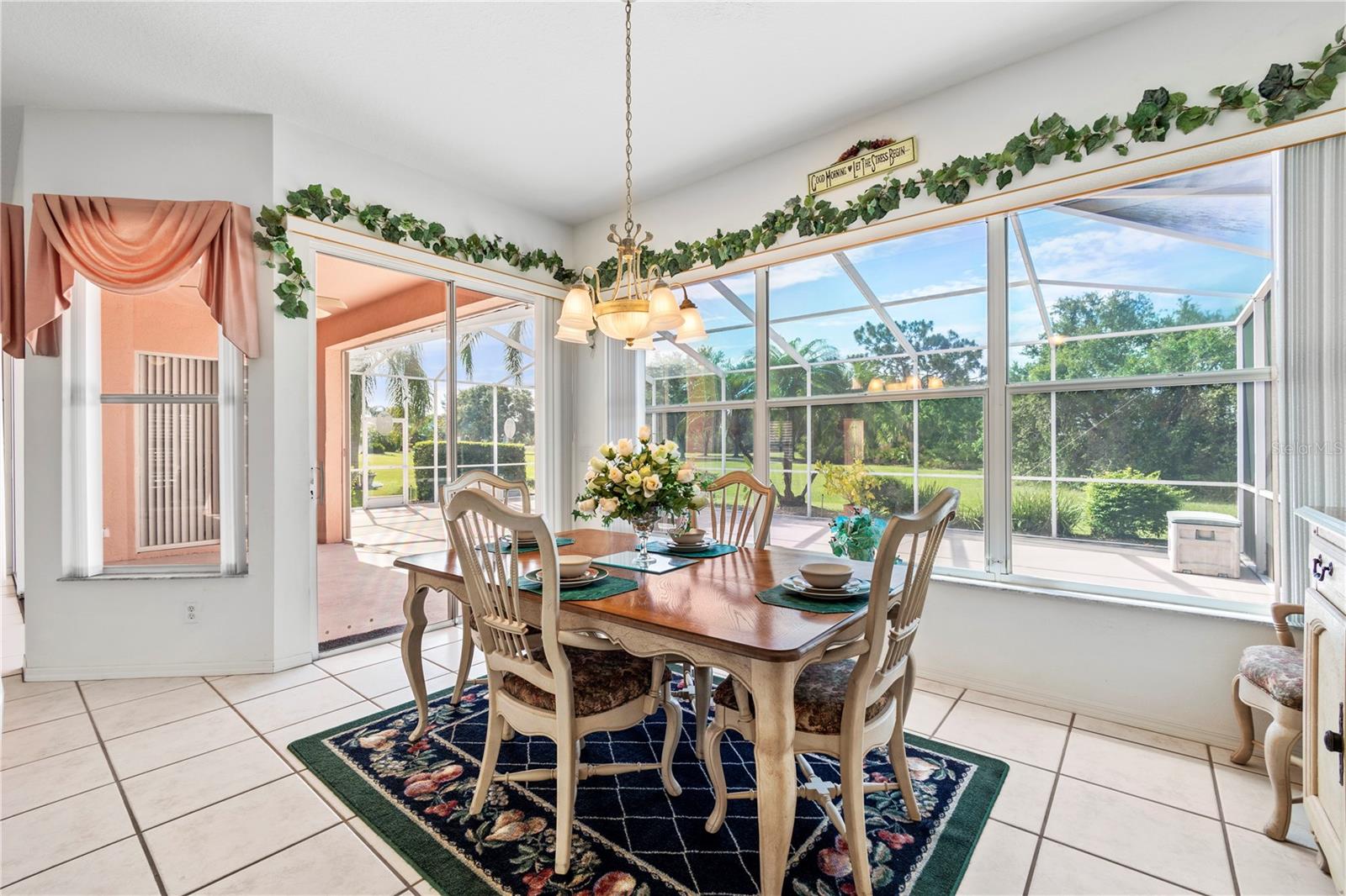 SUN CITY CENTER UNIT 257 PH II LOT 28 BLOCK 4 - Residential