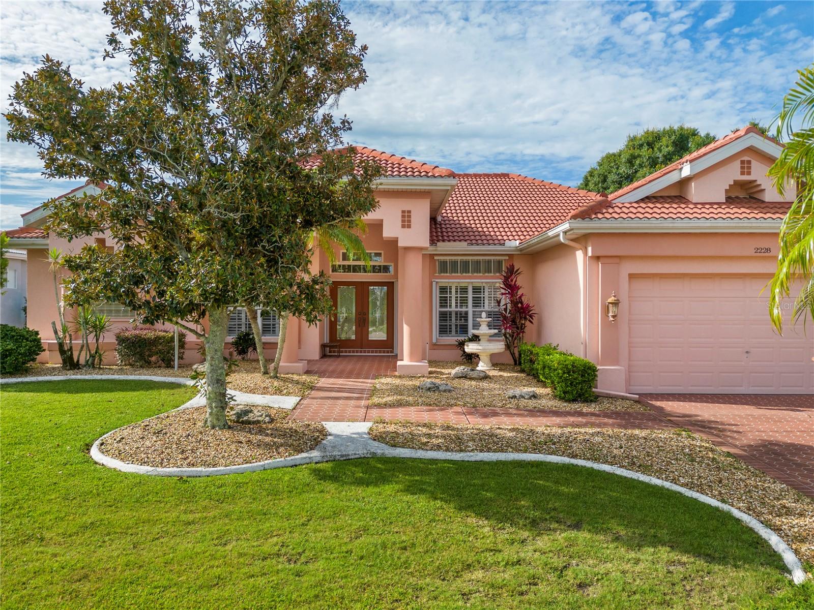 SUN CITY CENTER UNIT 257 PH II LOT 28 BLOCK 4 - Residential