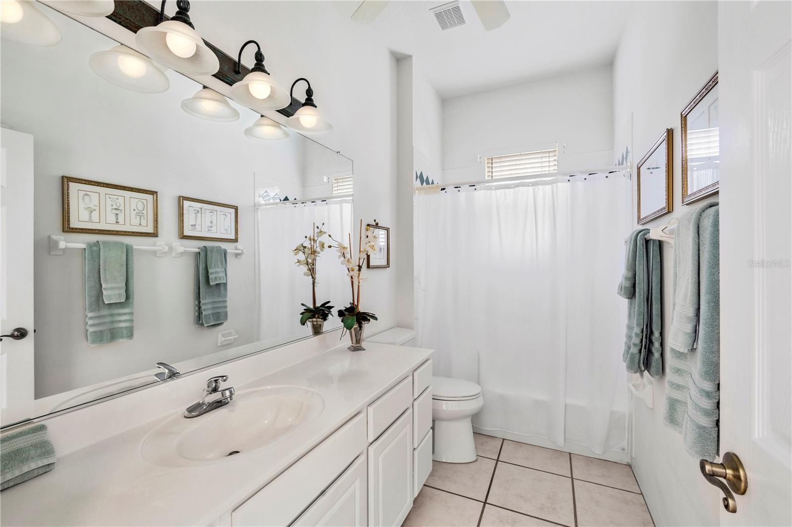 SUN CITY CENTER UNIT 257 PH II LOT 28 BLOCK 4 - Residential