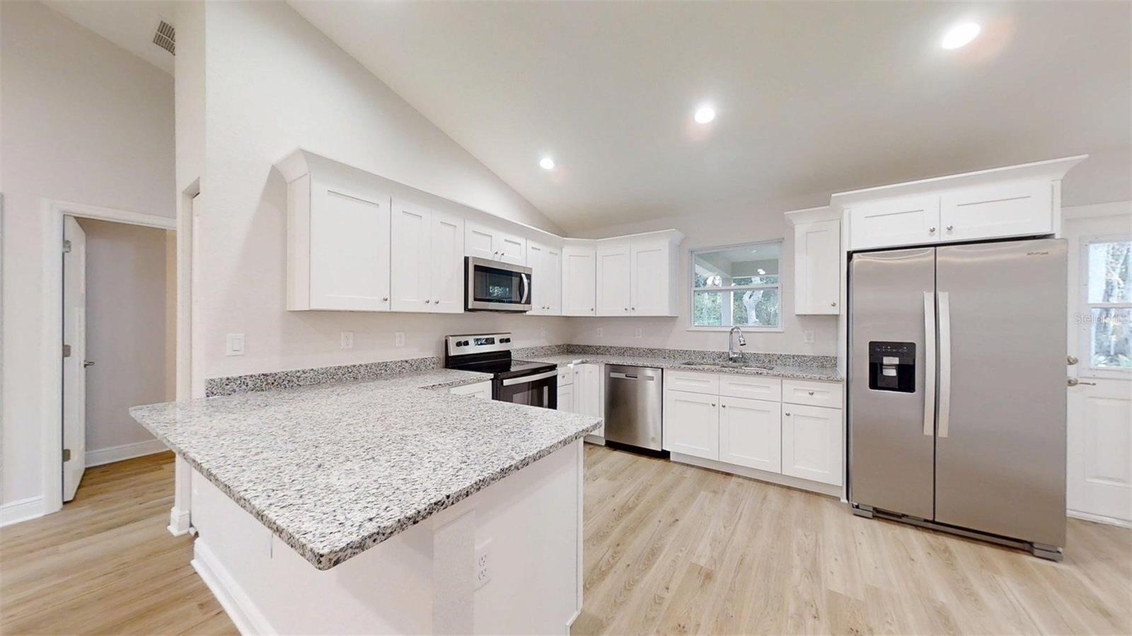 RAINBOW LAKES ESTATES - Residential