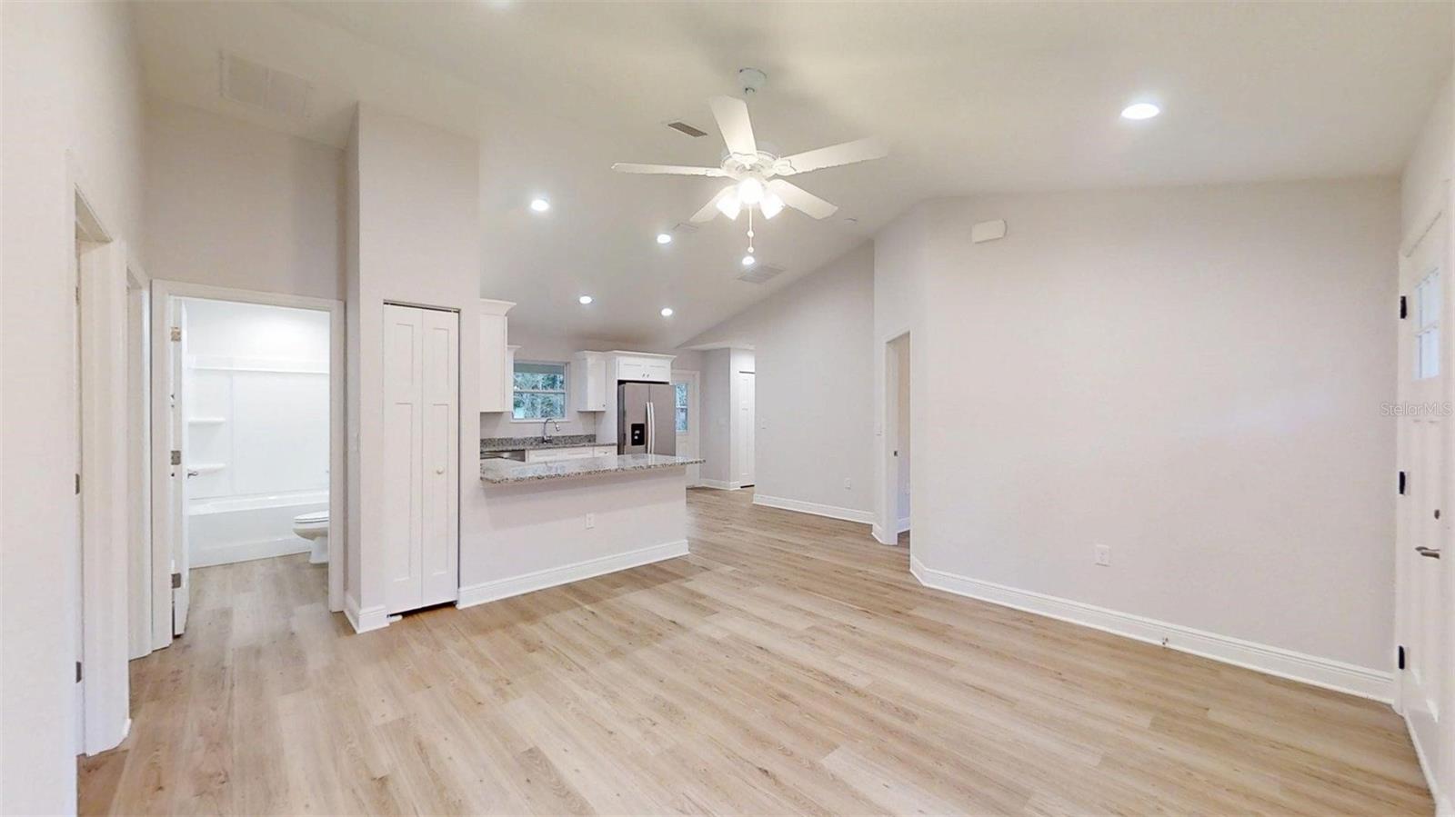 RAINBOW LAKES ESTATES - Residential