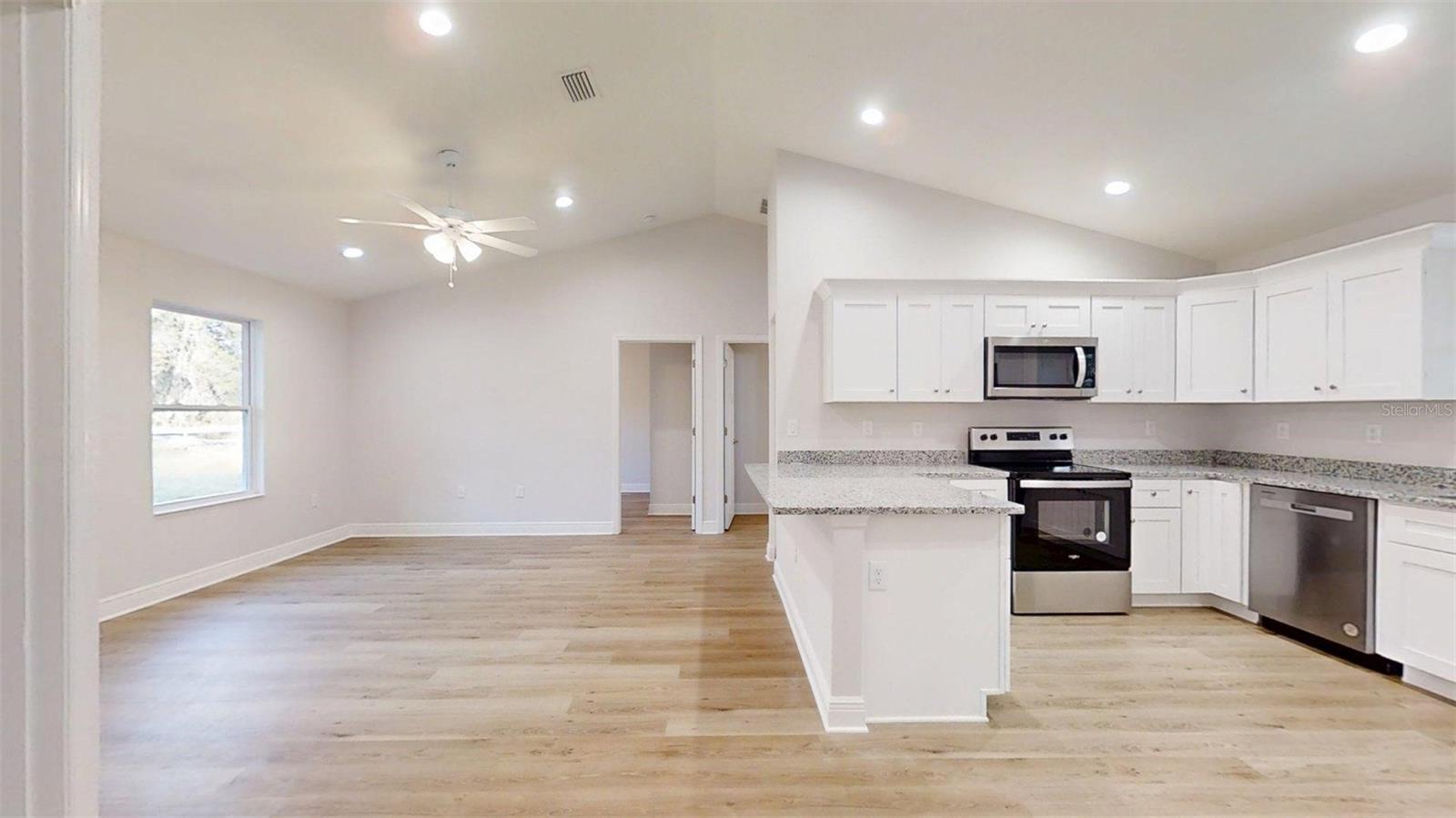 RAINBOW LAKES ESTATES - Residential