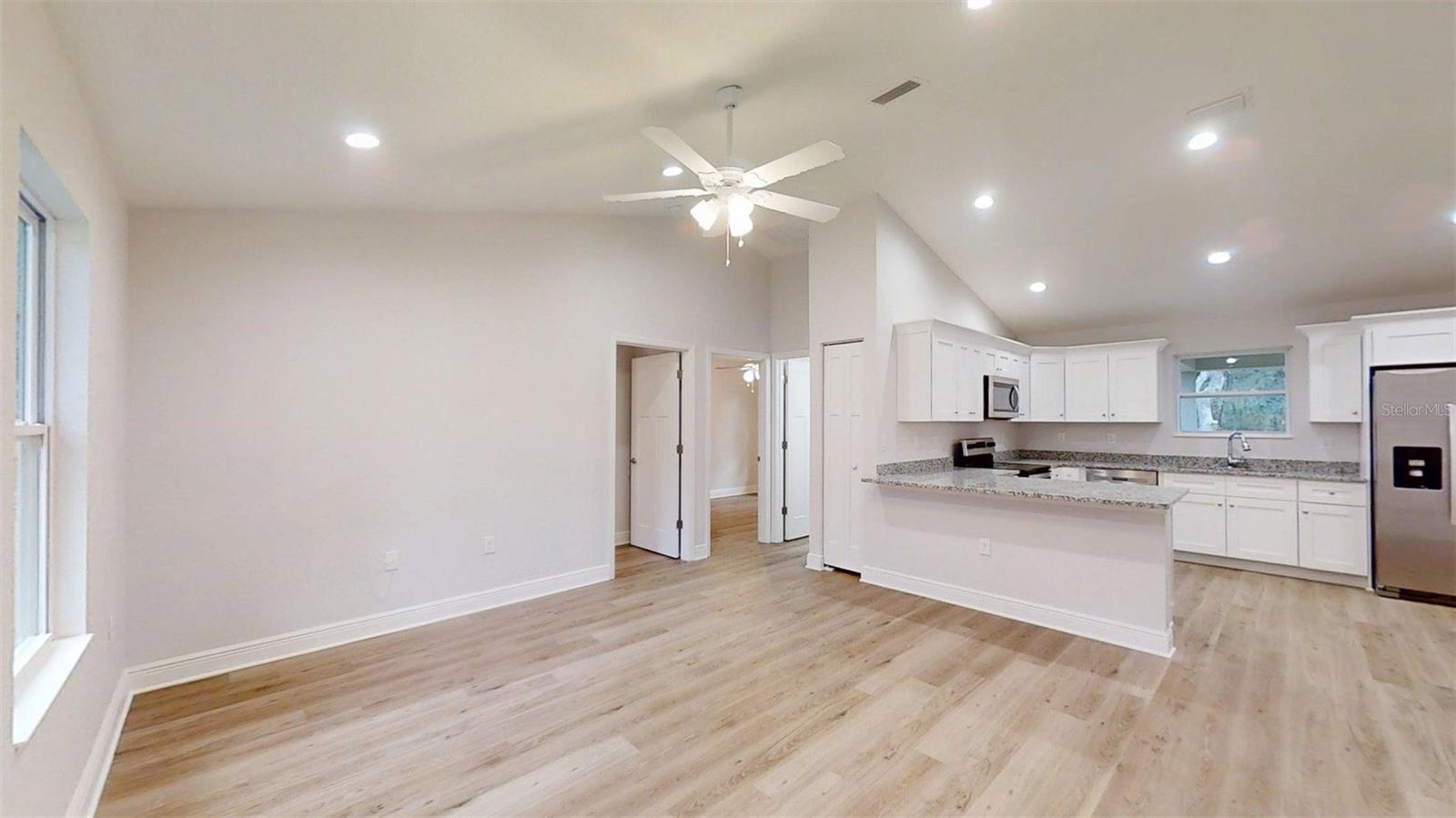 RAINBOW LAKES ESTATES - Residential