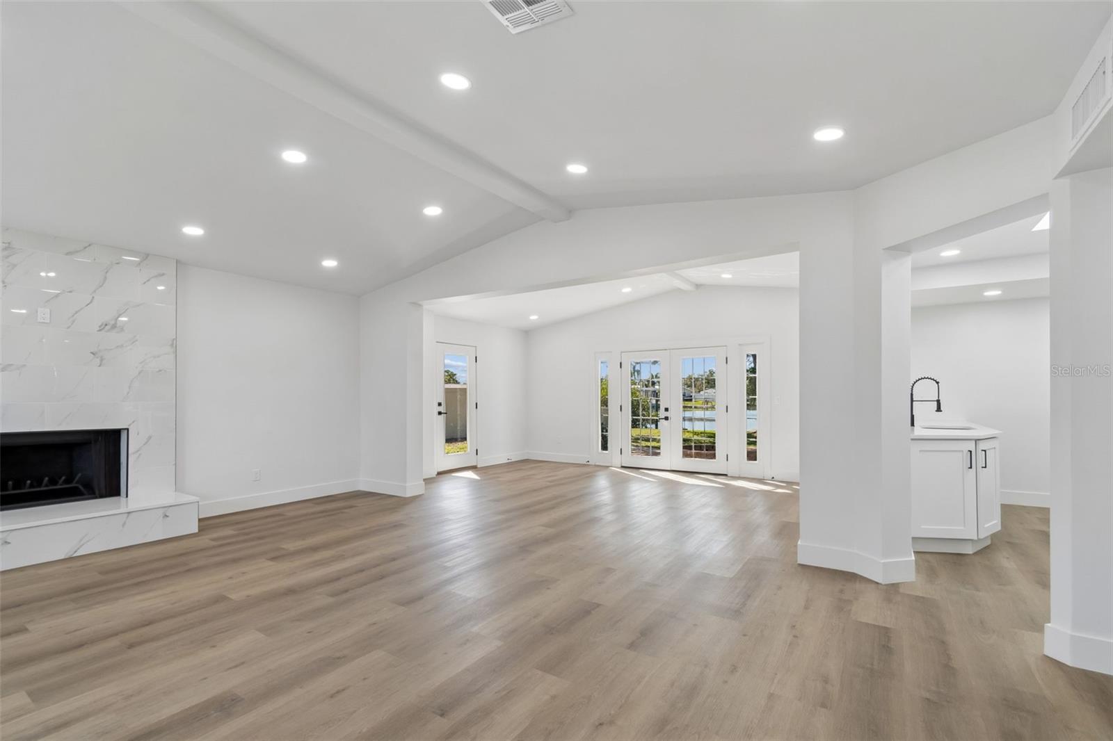 SHORE ACRES BUTTERFLY LAKE REP - Residential