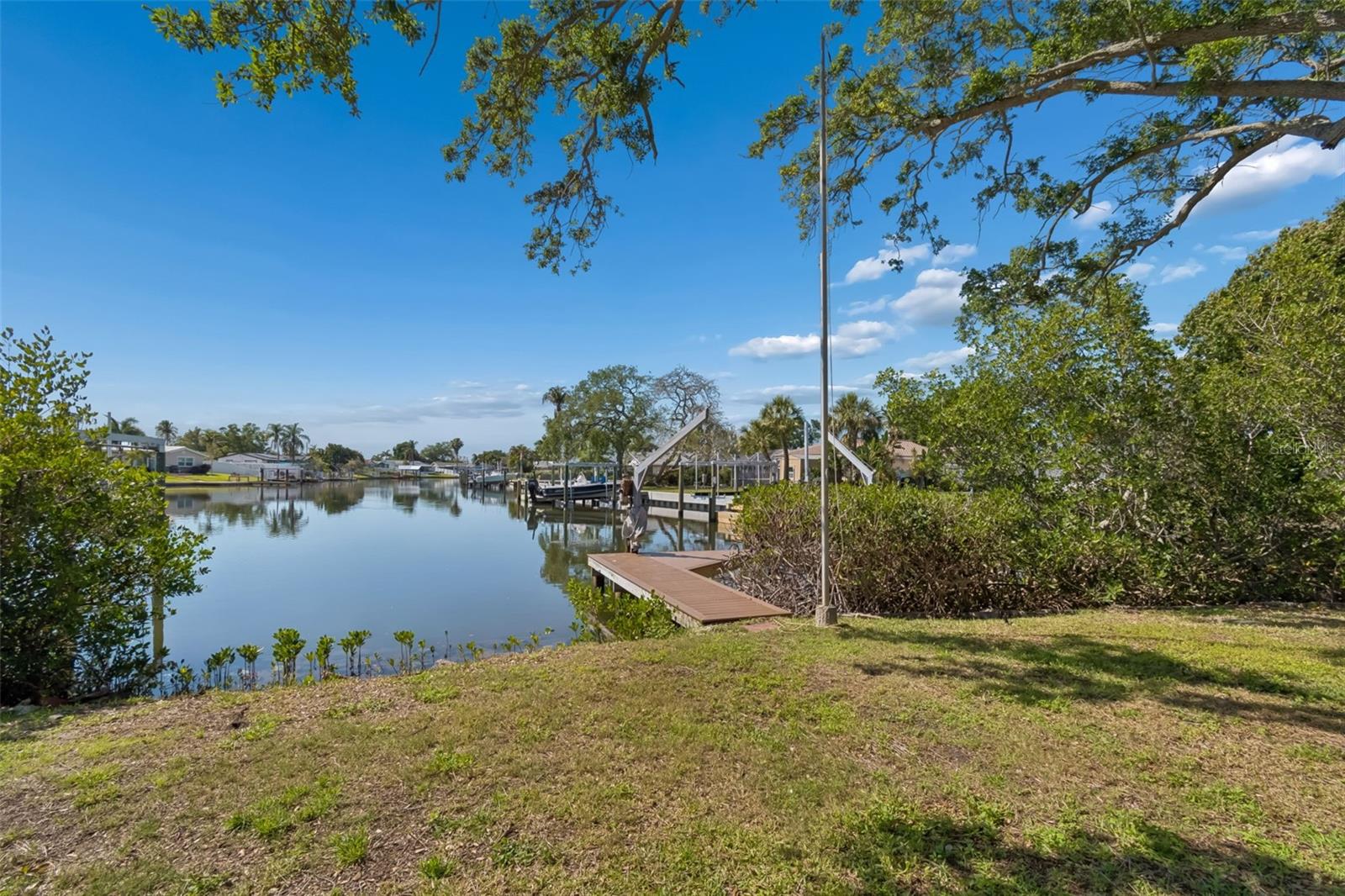 SHORE ACRES BUTTERFLY LAKE REP - Residential