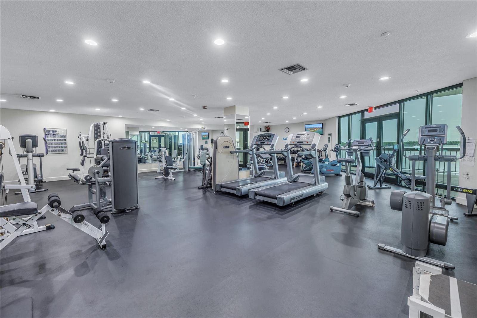 BAHIA DEL MAR IV - Residential