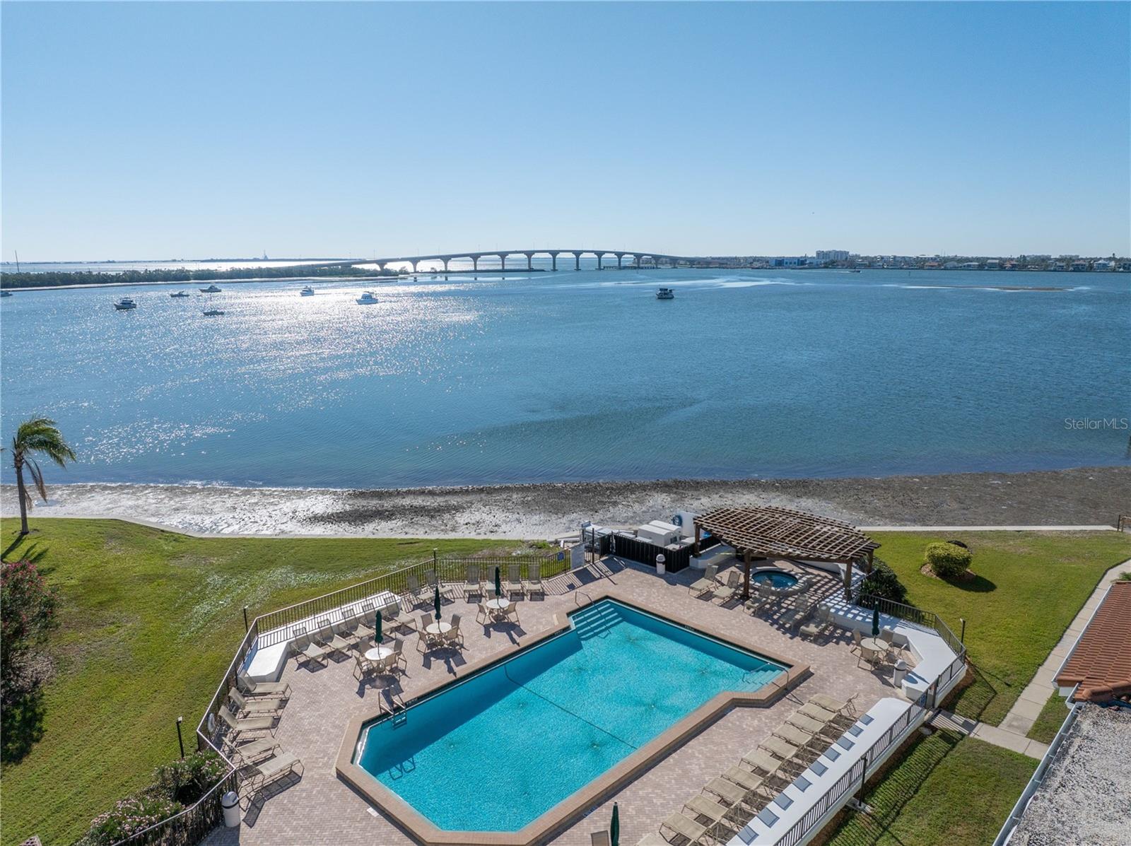 BAHIA DEL MAR IV - Residential