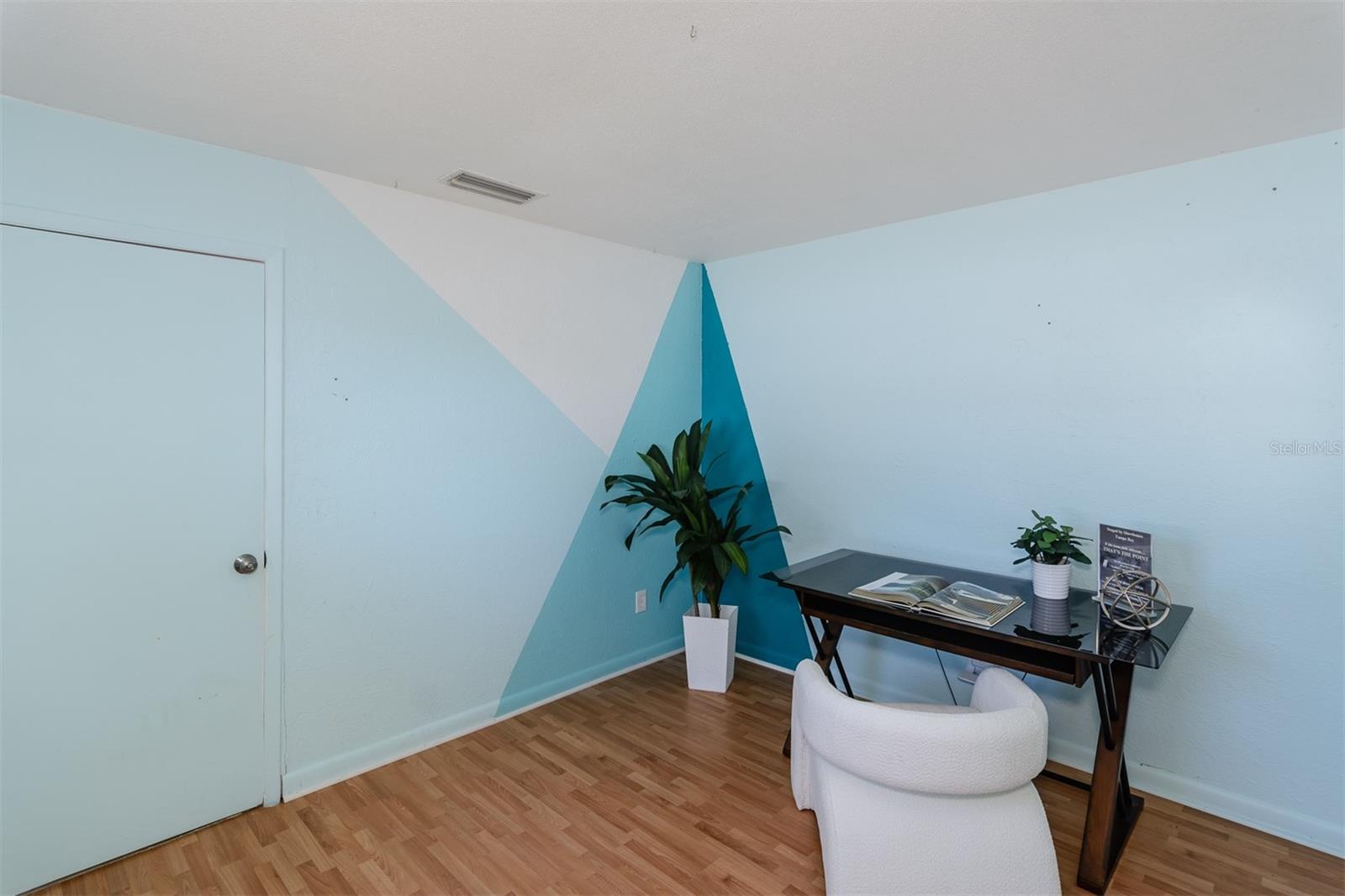 WINSTON PARK - Residential