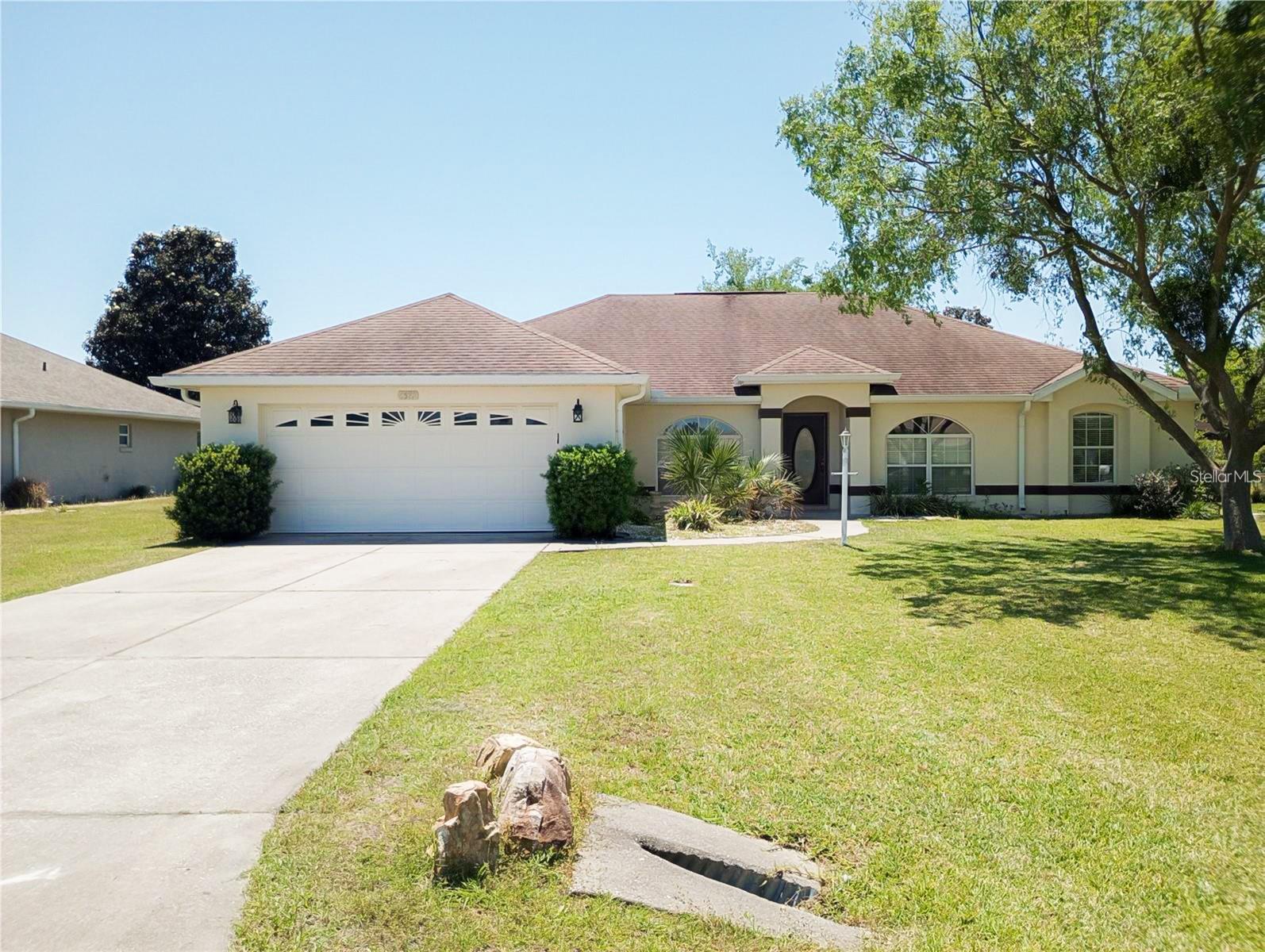 Stunning Renovated 3BR/2BA Home in Quail Meadow – 55+ Community.
This beautifully renovated 3-bedroom, 2-bathroom home offers 2,108 sq ft of comfortable living with high ceilings, an open floor plan, a breakfast nook and a versatile office/den provides the perfect space.
The completely new kitchen features stylish cabinets, stone countertops, sleek finishes, and all-new appliances (washer & dryer not included).
Updates throughout include fresh interior and exterior paint, ceiling fans, new ceramic tile flooring, blinds, new toilets, and his-and-hers vanities in the master bathroom, a convenient laundry room . Enjoy a large covered lanai with paver extension, fenced-in yard, extended driveway, 2-car garage, and a newer A/C installed in 2022.
Located in the quiet, deed-restricted 55+ community of Quail Meadow, residents enjoy amenities such as a clubhouse, fitness center, and outdoor pool, along with walking-distance access to grocery stores, pharmacies, banks, restaurants, I-75, and The World Equestrian Center.
Move-in ready and perfectly designed for comfort, convenience, and an active lifestyle.