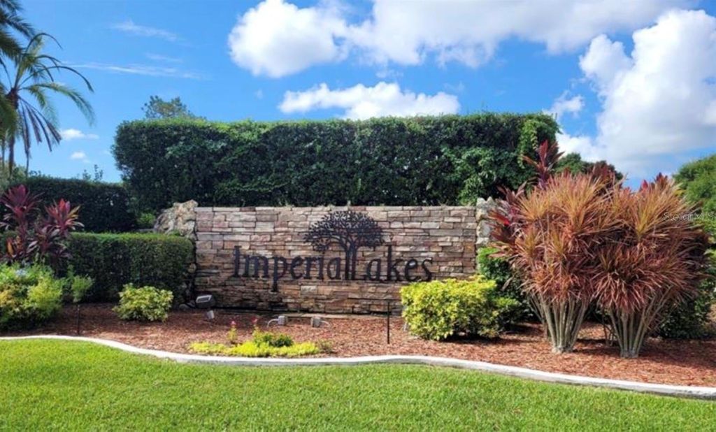 Photo of 125 Country Club Lane, Mulberry, FL 33860 (MLS # O6371017)