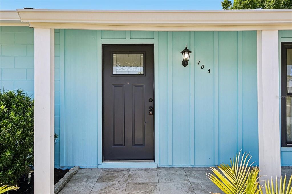 Photo of 704 Ojai Avenue, Sun City Center, FL 33573 (MLS # TB8501162)