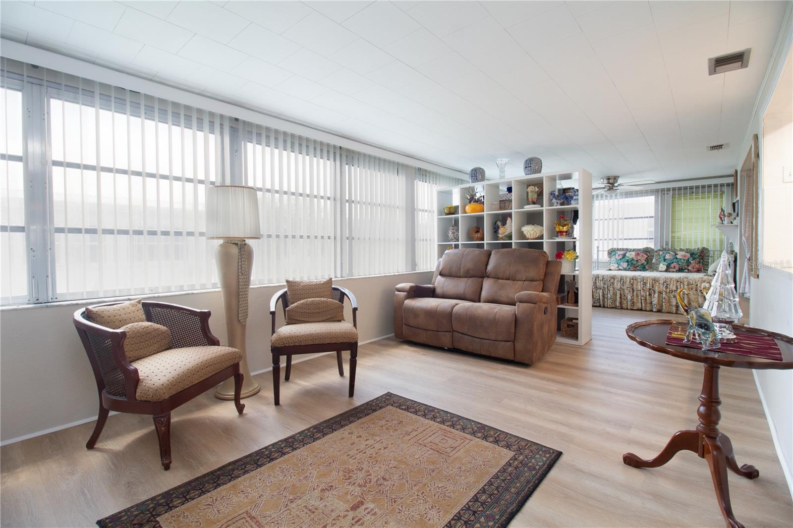 MAINLANDS - Residential