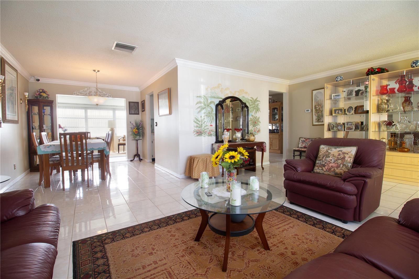 MAINLANDS - Residential