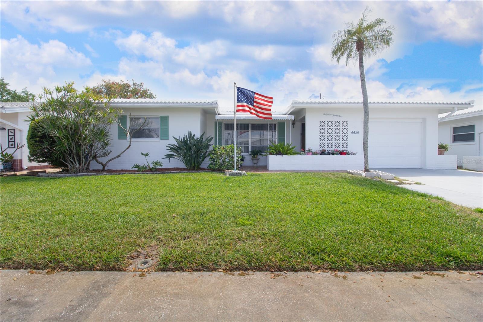 MAINLANDS - Residential