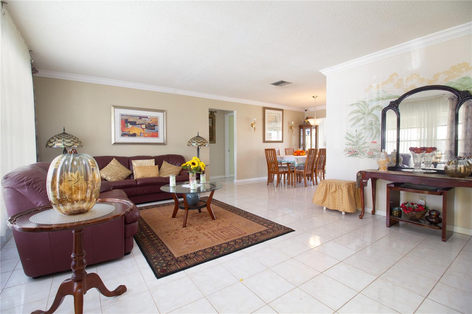 MAINLANDS - Residential