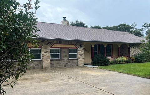 A home in DELAND