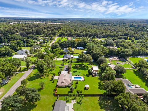 A home in DELAND