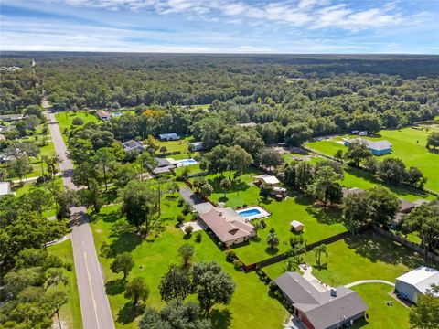 A home in DELAND