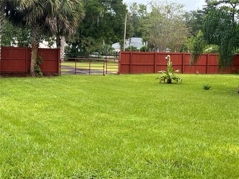 A home in DELAND