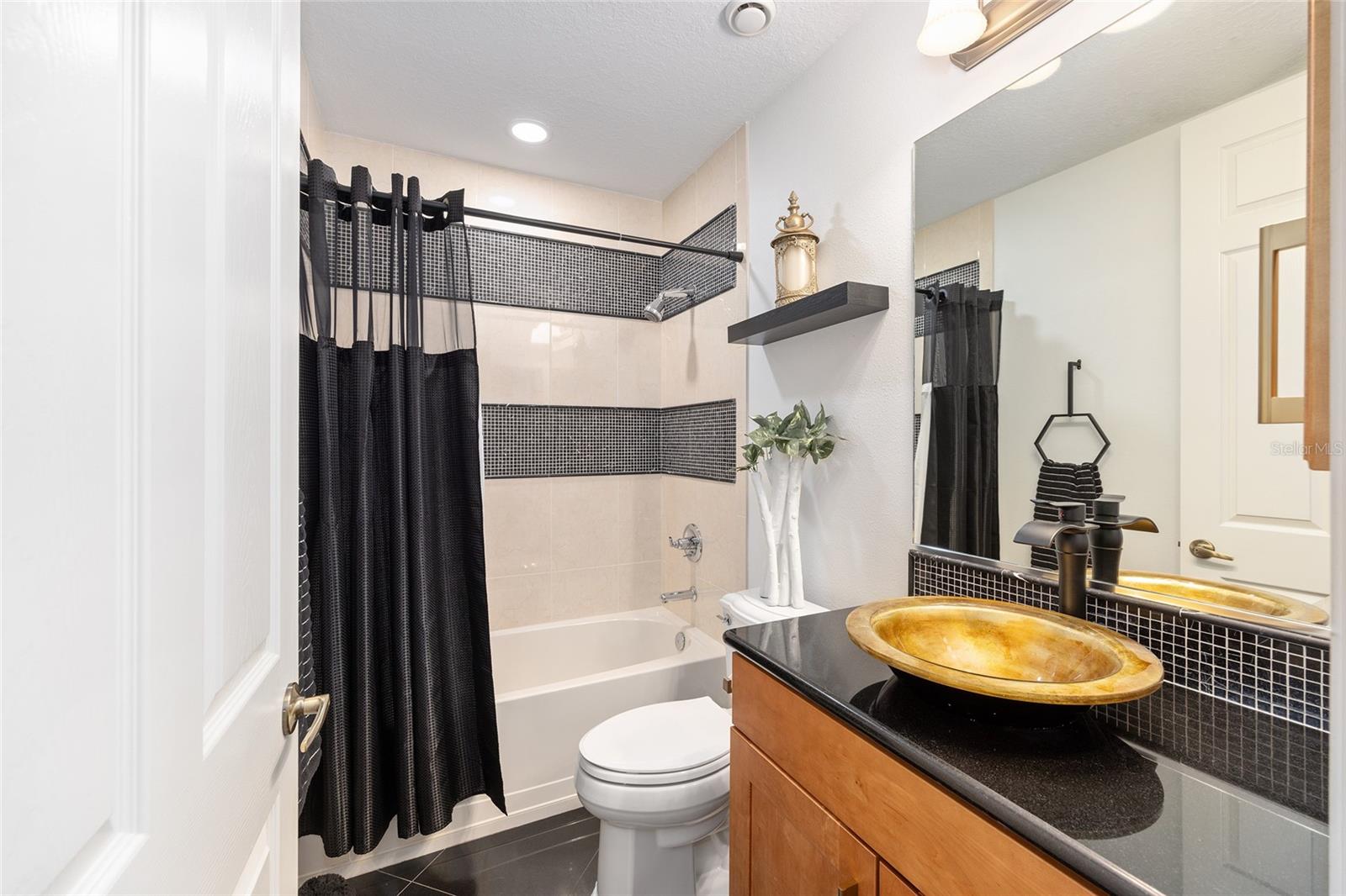 POINTE VISTA CONDO - Residential