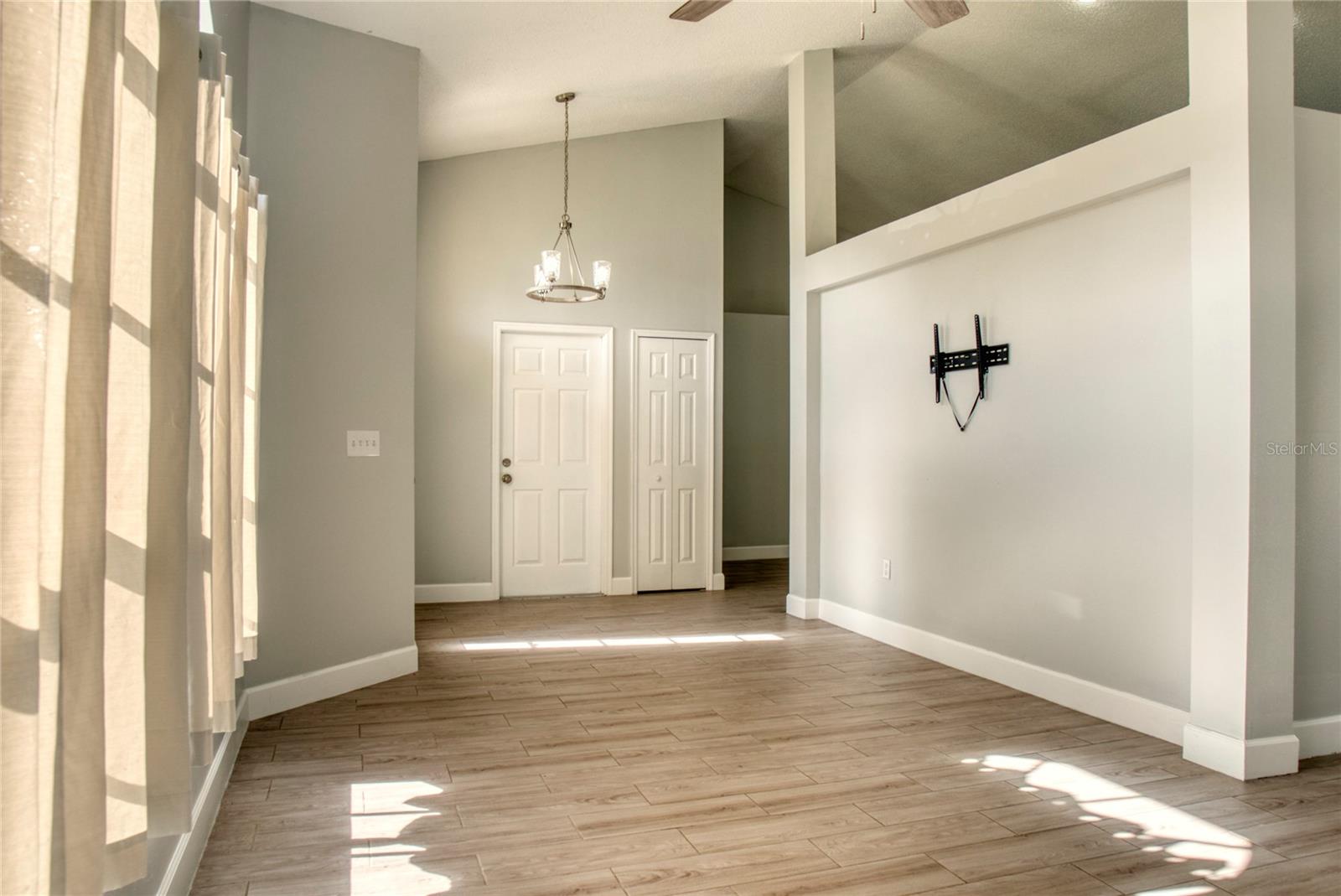 KINGS CREST PH 01 - Residential Lease