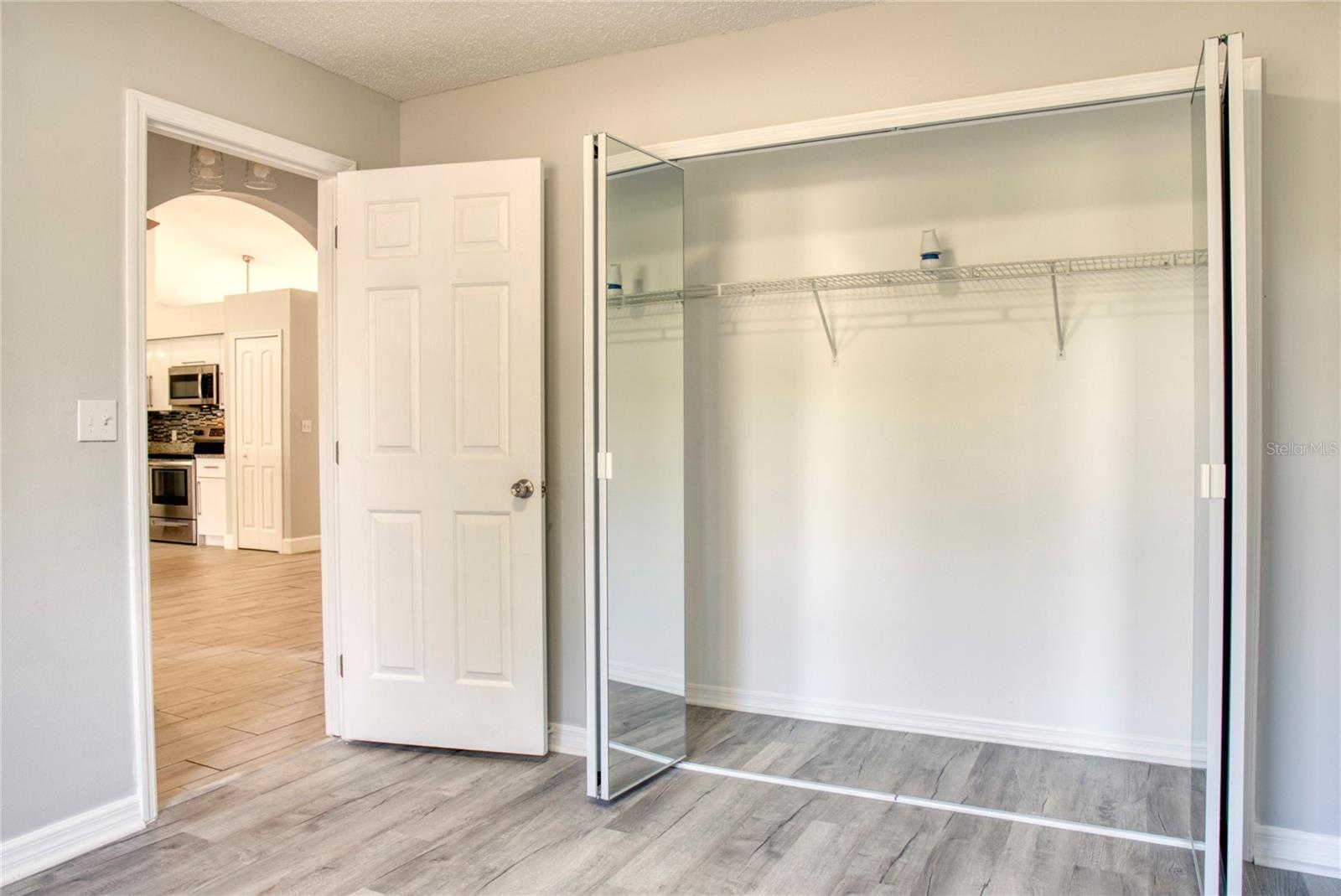 KINGS CREST PH 01 - Residential Lease