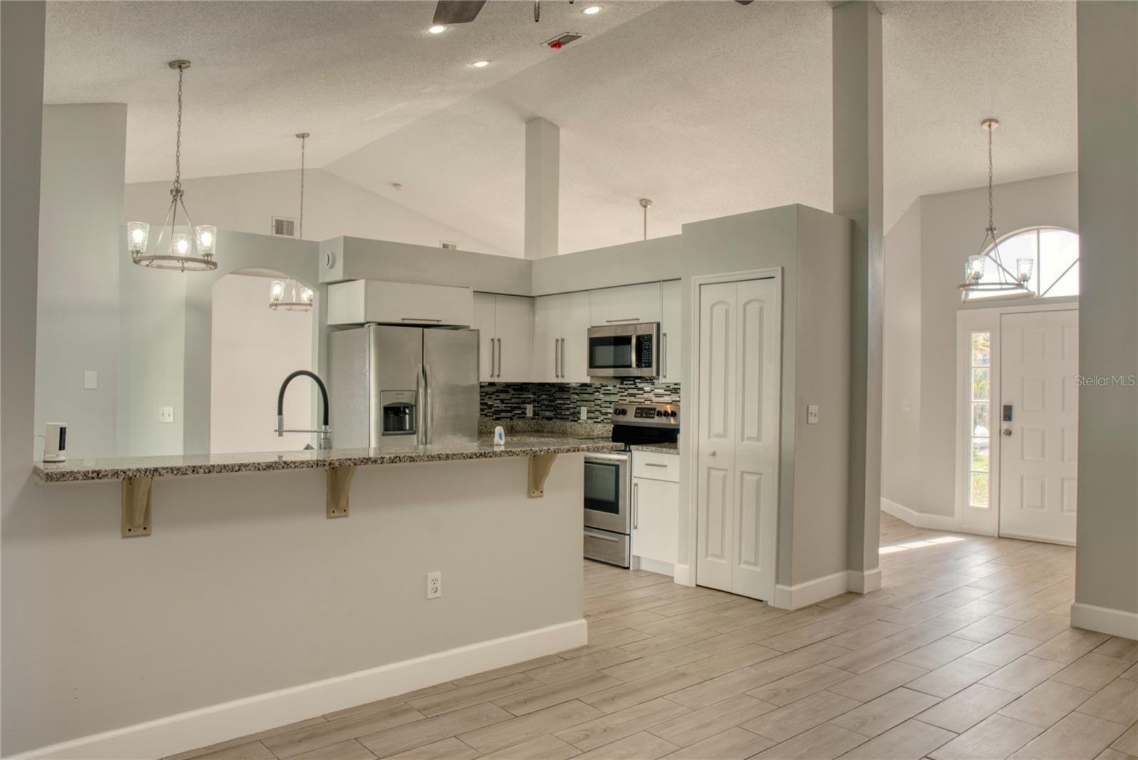 KINGS CREST PH 01 - Residential Lease