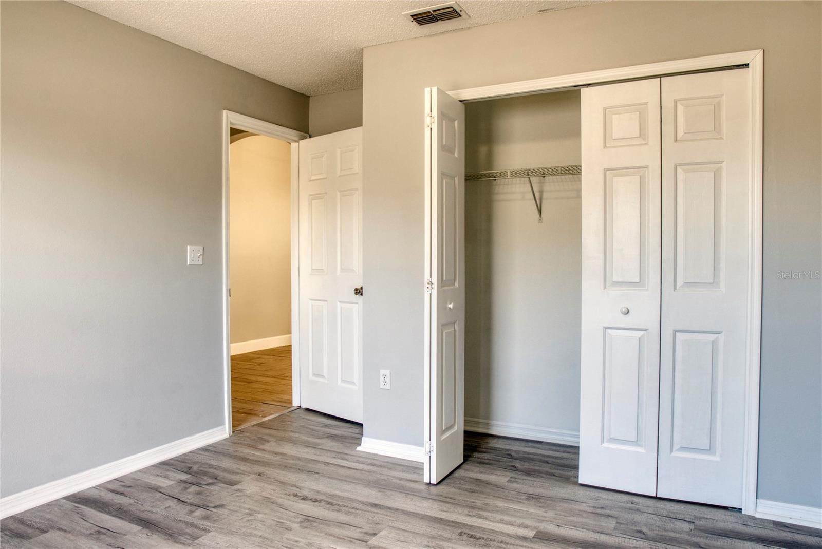 KINGS CREST PH 01 - Residential Lease