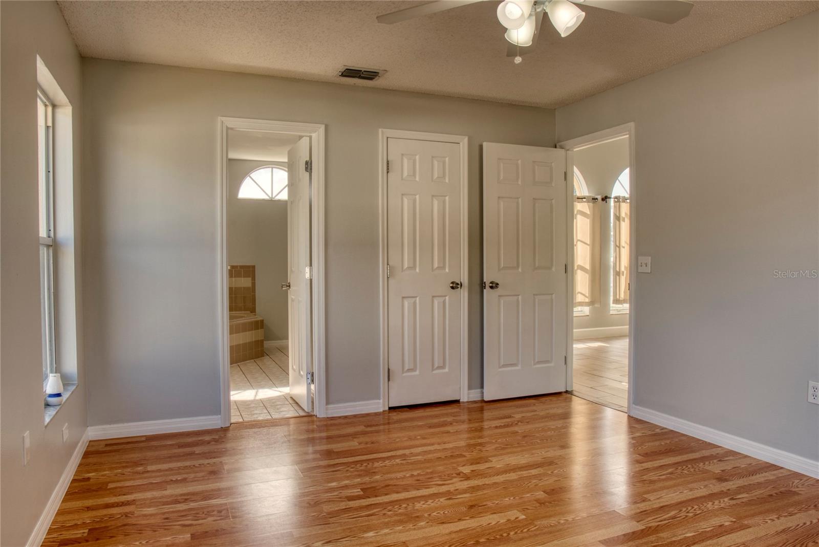 KINGS CREST PH 01 - Residential Lease