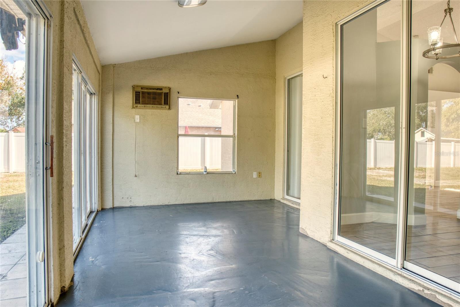 KINGS CREST PH 01 - Residential Lease