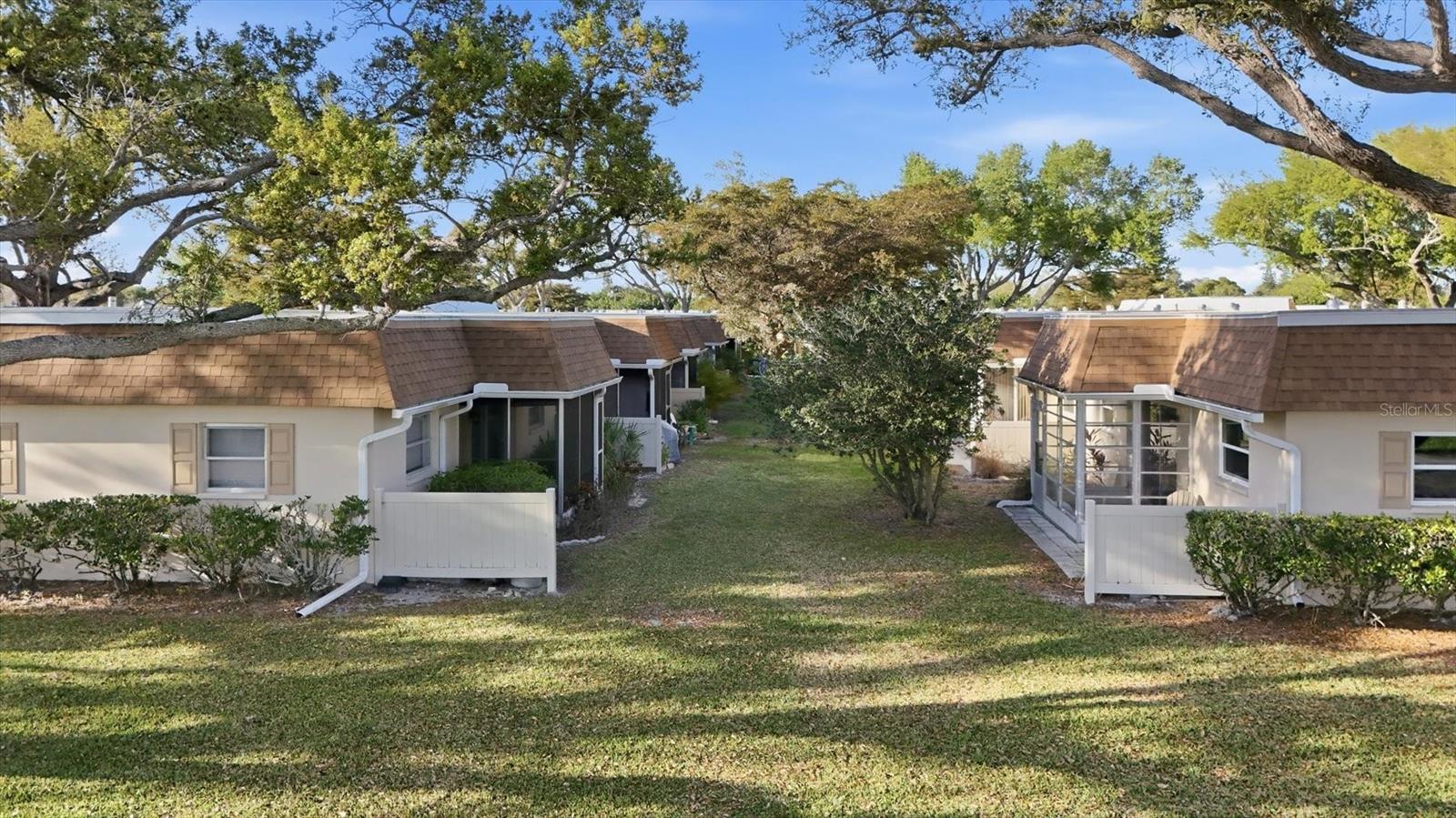 CORTEZ VILLAS CONDO 4 PH B - Residential