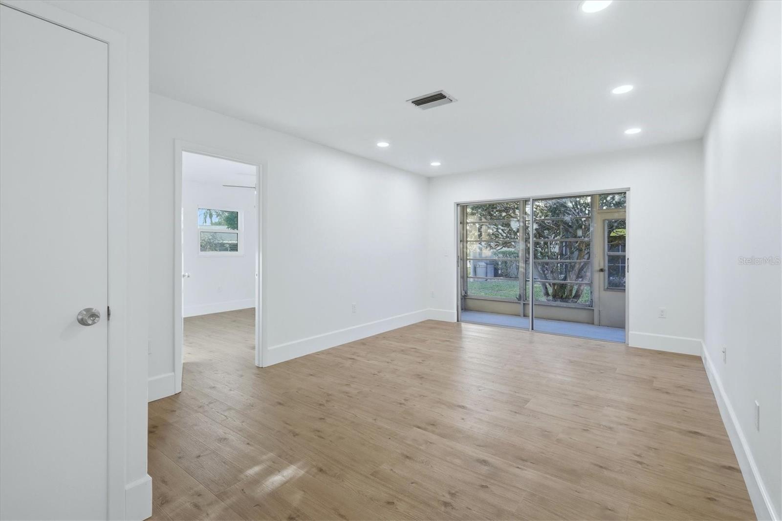 CORTEZ VILLAS CONDO 4 PH B - Residential