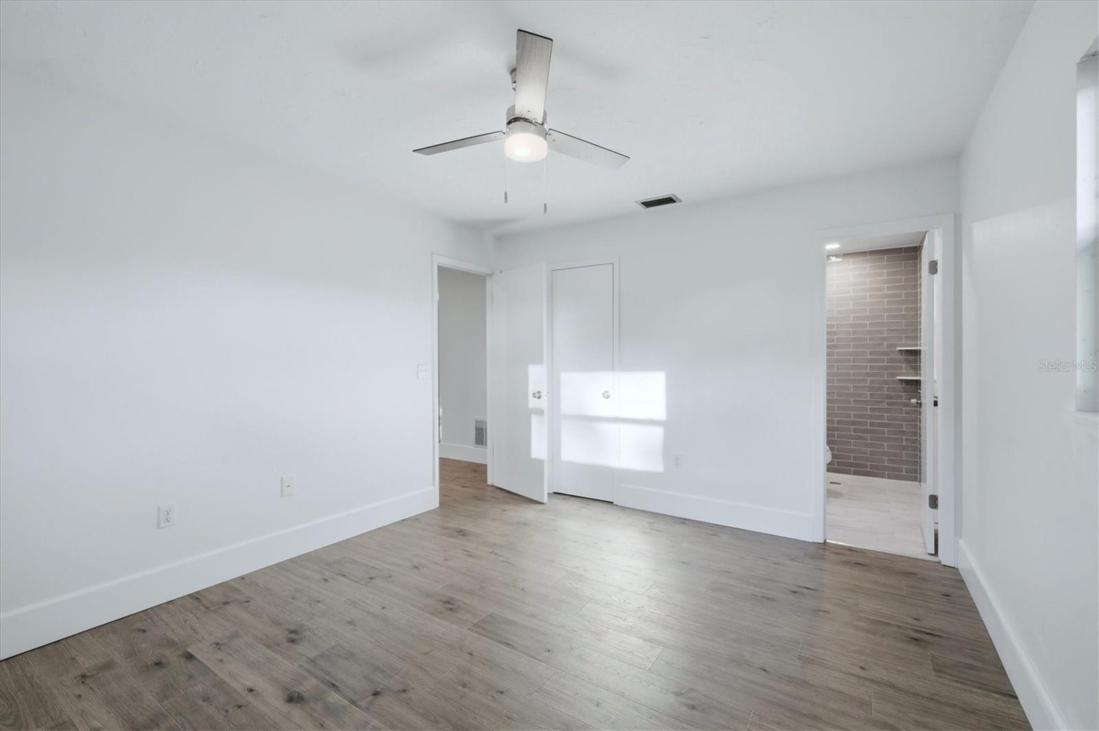 CORTEZ VILLAS CONDO 4 PH B - Residential