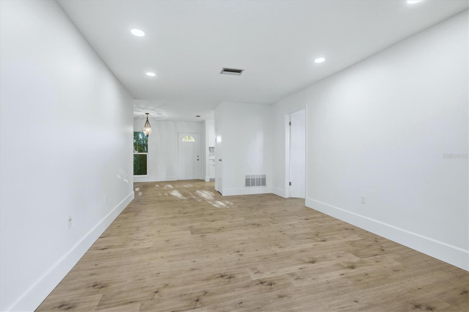 CORTEZ VILLAS CONDO 4 PH B - Residential