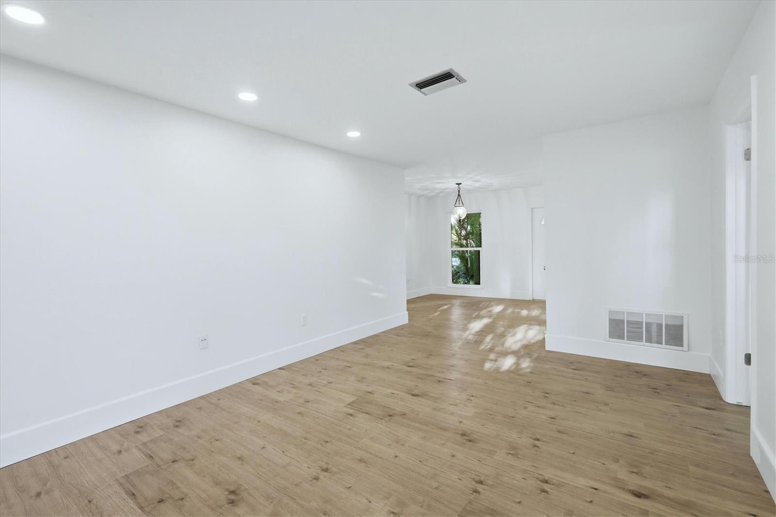 CORTEZ VILLAS CONDO 4 PH B - Residential