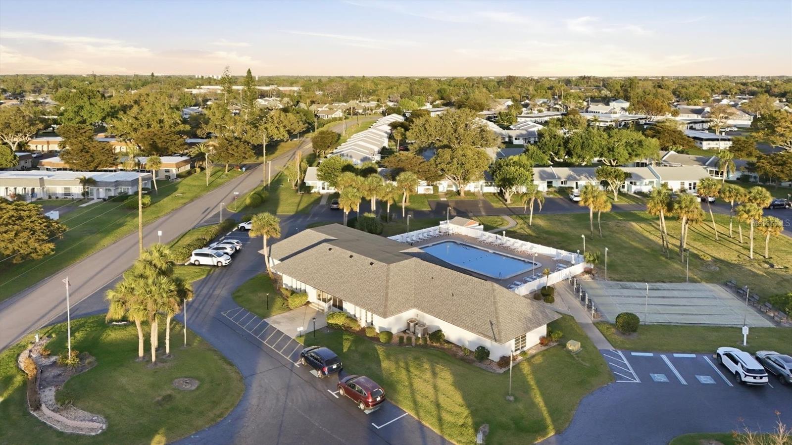 CORTEZ VILLAS CONDO 4 PH B - Residential