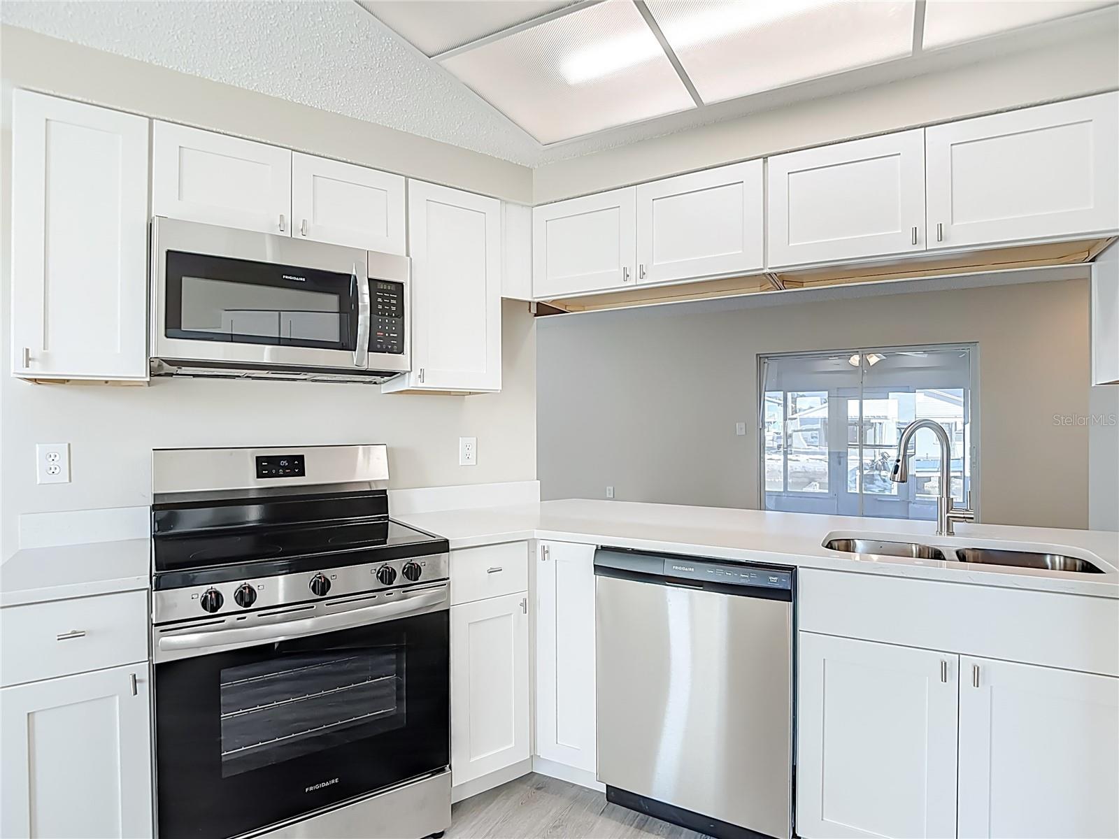 HUDSON BEACH ESTATES - Residential