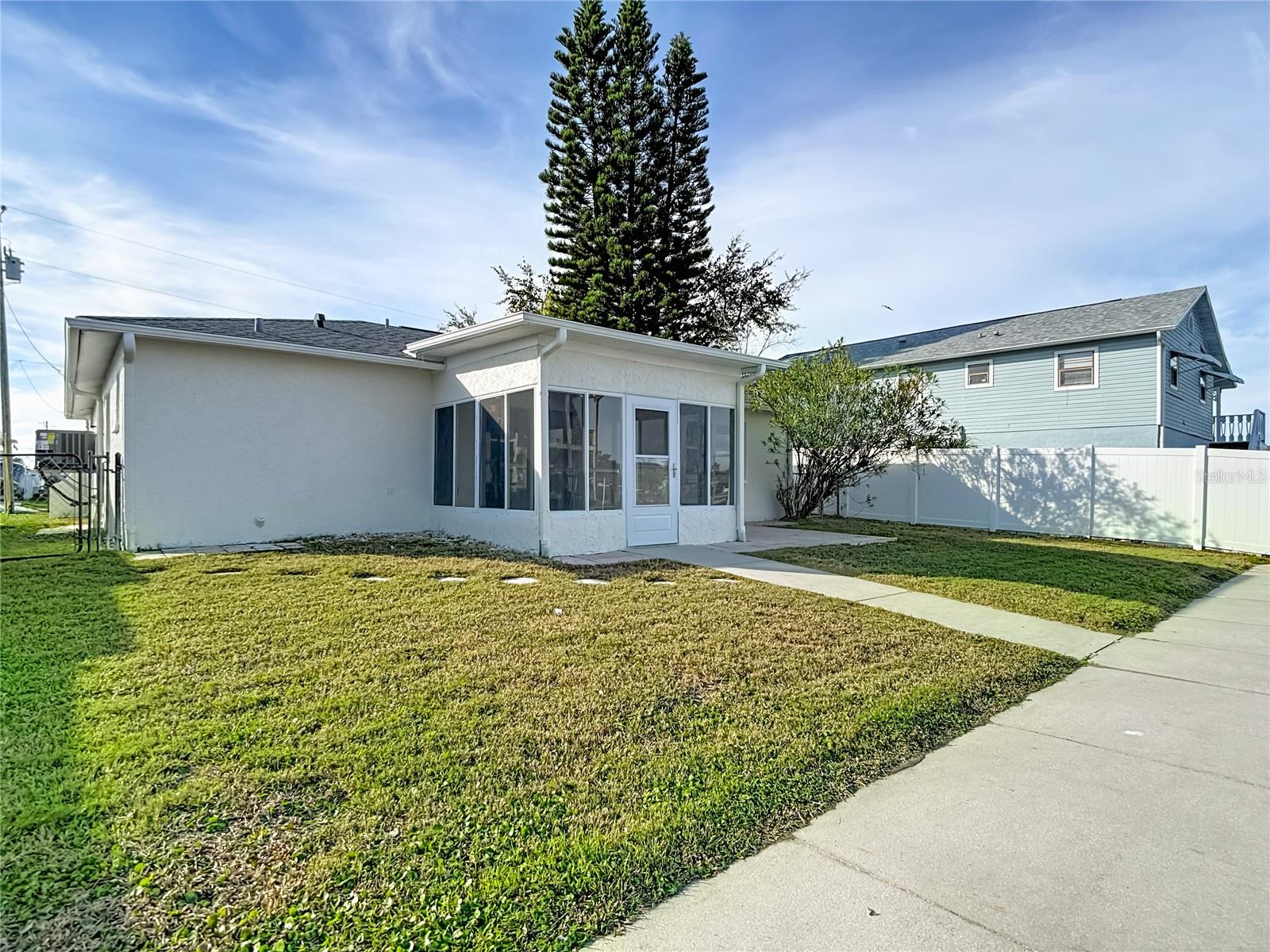 HUDSON BEACH ESTATES - Residential