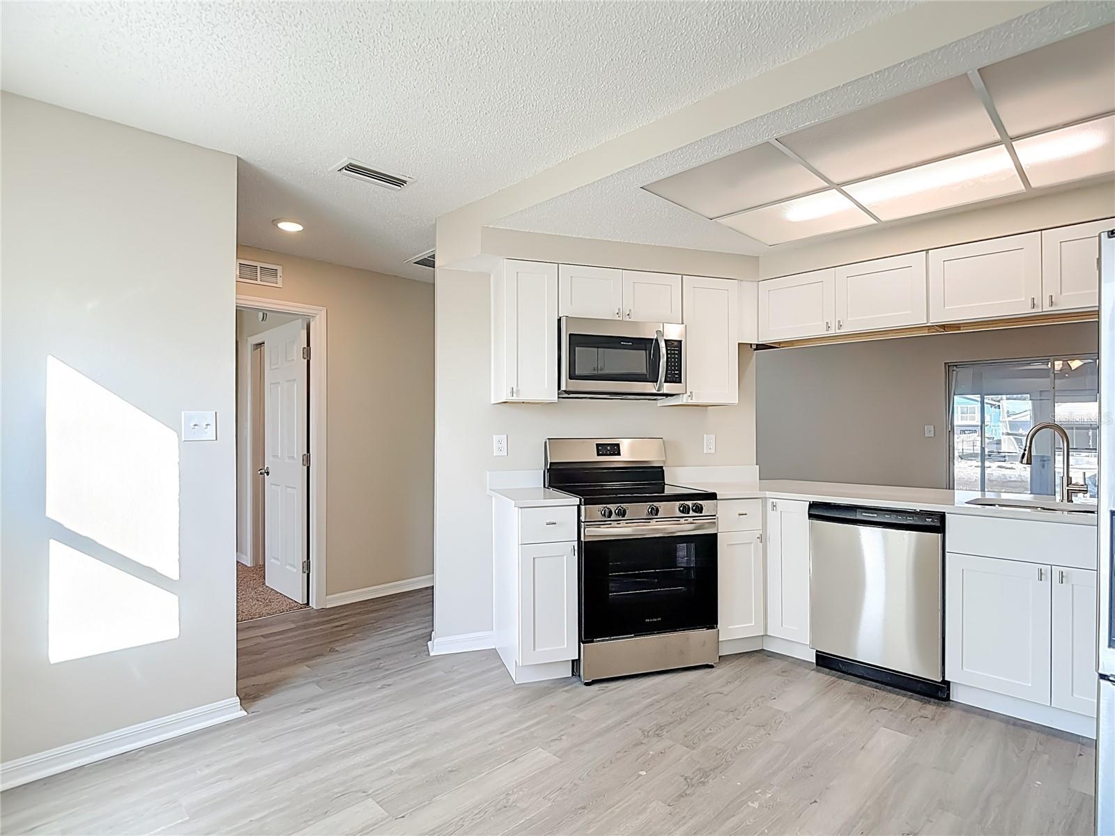 HUDSON BEACH ESTATES - Residential